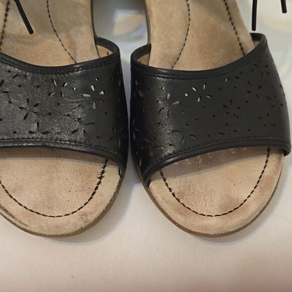 Dansko Black Floral Lazer Cut Leather Bow Strap Sandals SZ 39 /US 9 - Picture 2 of 9